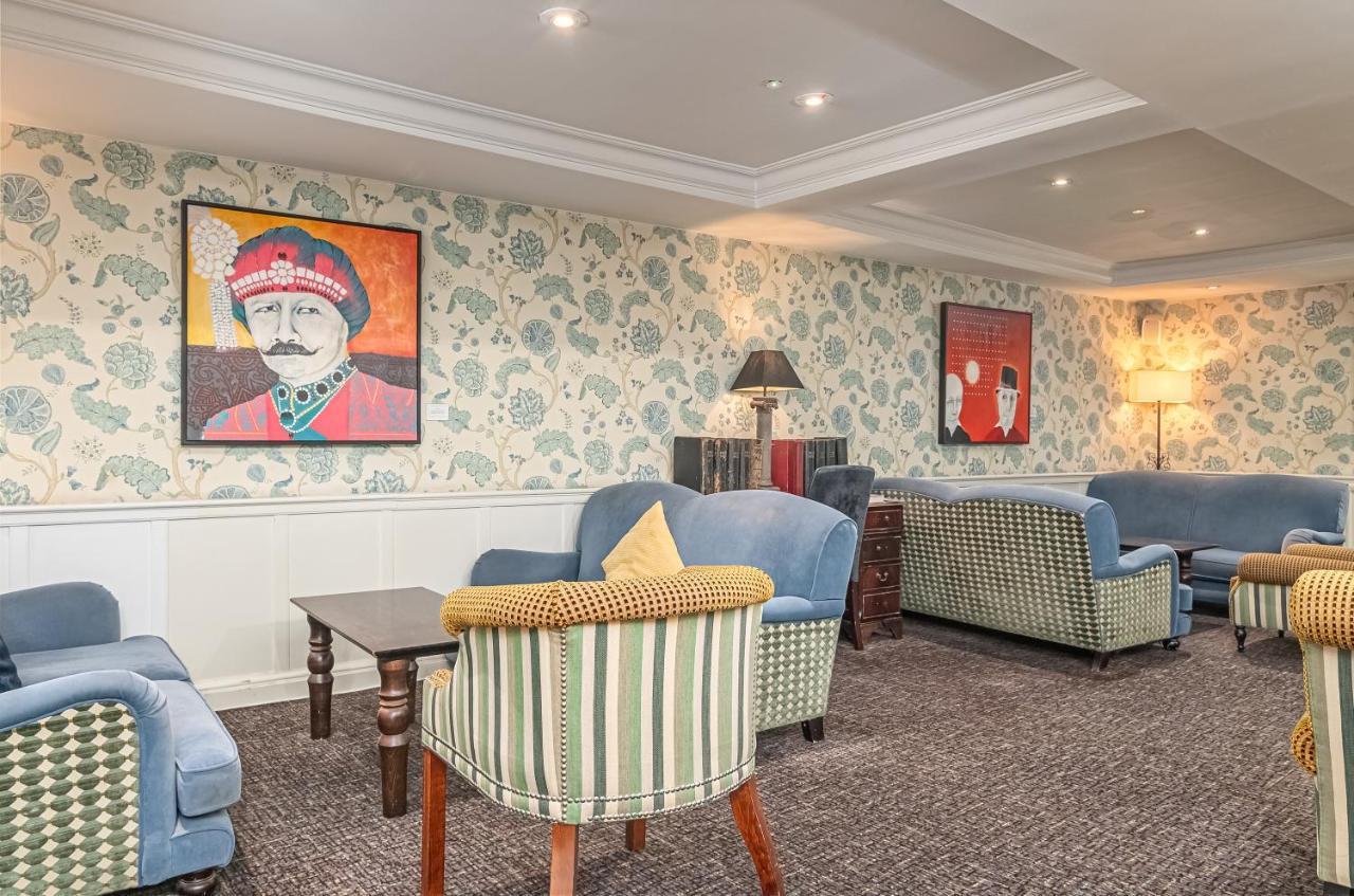 Mercure Salisbury White Hart Hotel & Apartments Bagian luar foto