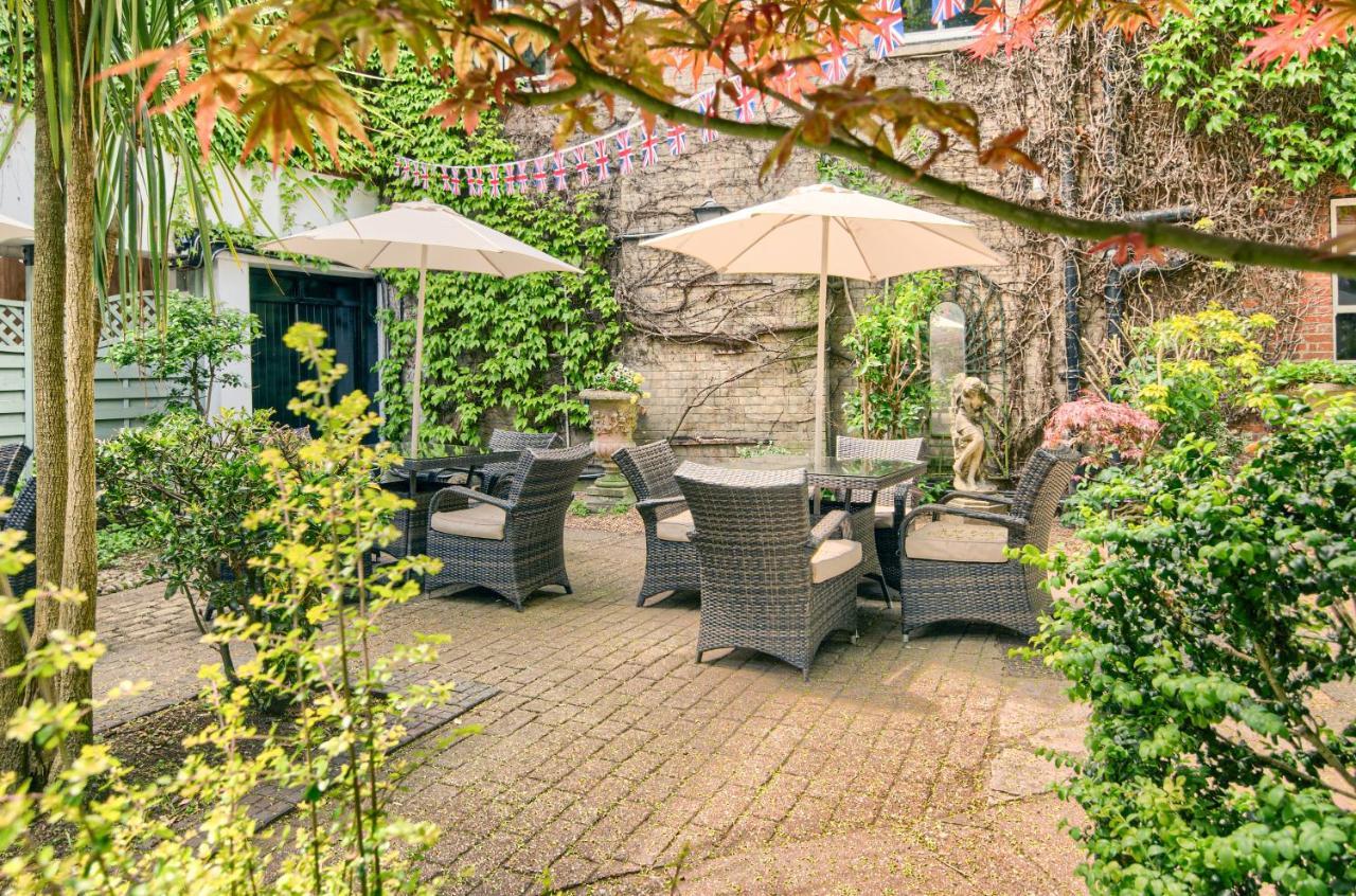 Mercure Salisbury White Hart Hotel & Apartments Bagian luar foto