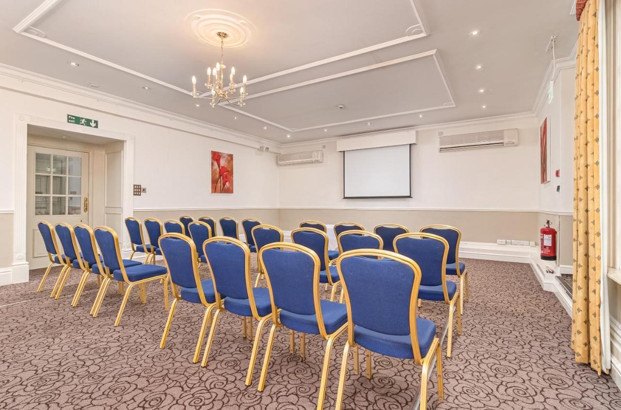 Mercure Salisbury White Hart Hotel & Apartments Bagian luar foto