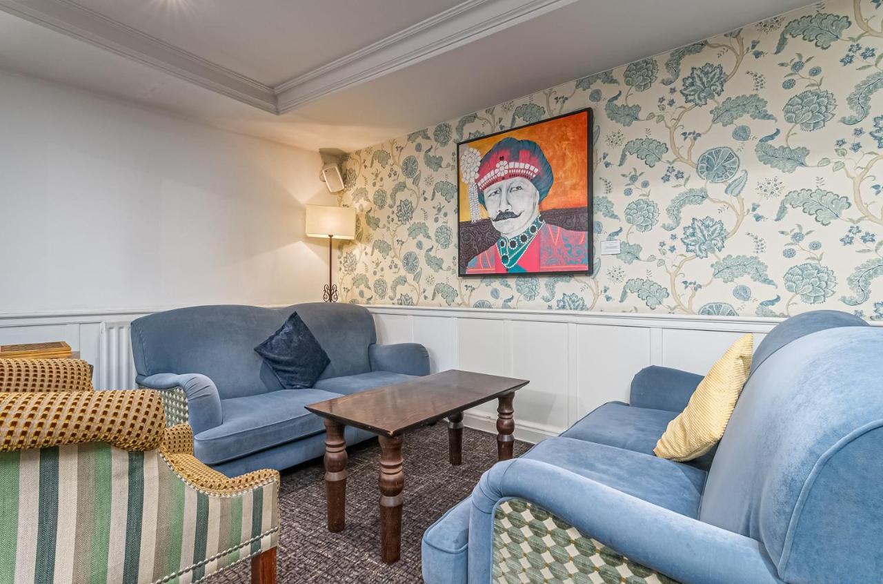 Mercure Salisbury White Hart Hotel & Apartments Bagian luar foto