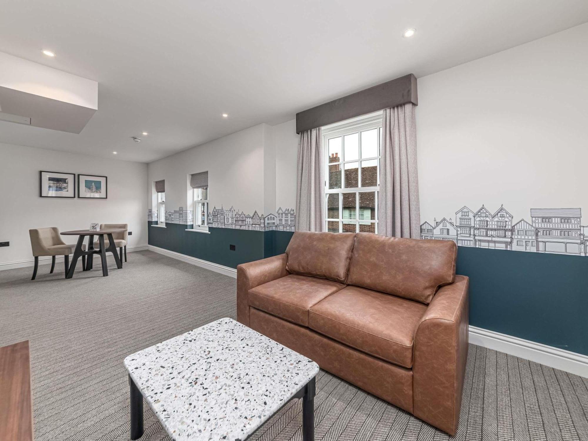 Mercure Salisbury White Hart Hotel & Apartments Bagian luar foto
